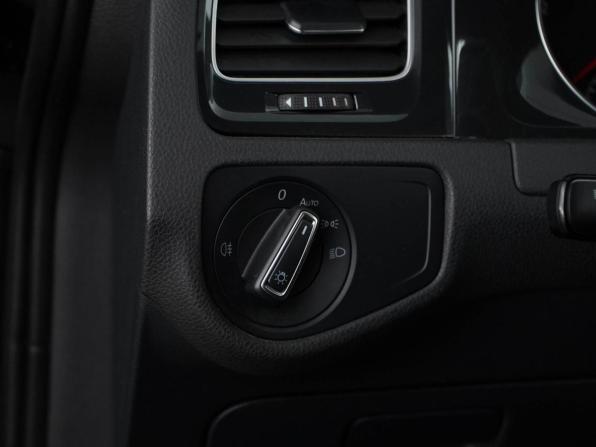 Volkswagen Golf VII Рестайлинг с пробегом 2019 года, цена 1 642 050 рублей, 94176 км, хэтчбек, Автокод Объявления