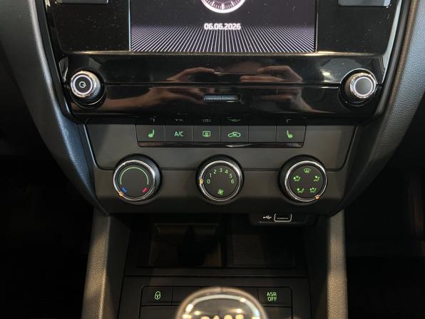 Skoda Octavia III (A7) Рестайлинг с пробегом 2018 года, цена 1 495 000 рублей, 160034 км, лифтбек, Автокод Объявления