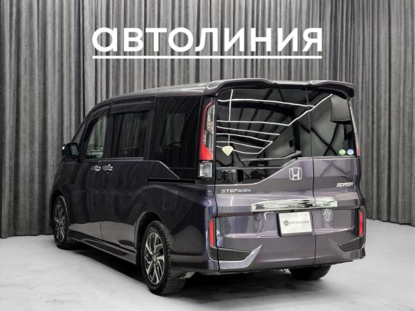 Honda Stepwgn V с пробегом 2016 года, цена 1 745 000 рублей, 140000 км, минивэн, Автокод Объявления