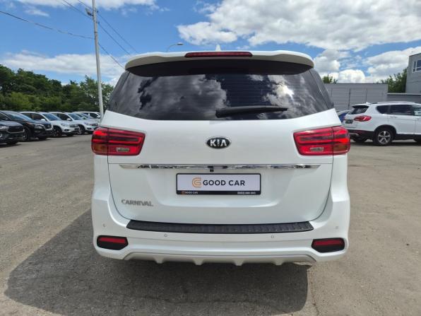 Kia Carnival III с пробегом 2018 года, цена 2 400 000 рублей, 179043 км, минивэн, Автокод Объявления