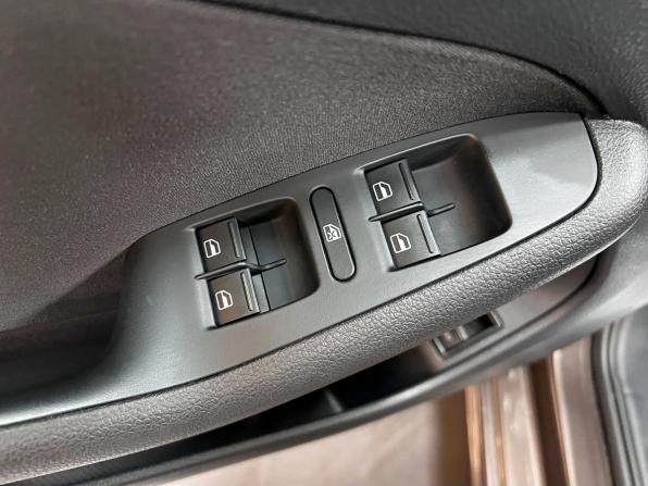 Volkswagen Jetta VI с пробегом 2012 года, цена 1 295 000 рублей, 141767 км, седан, Автокод Объявления