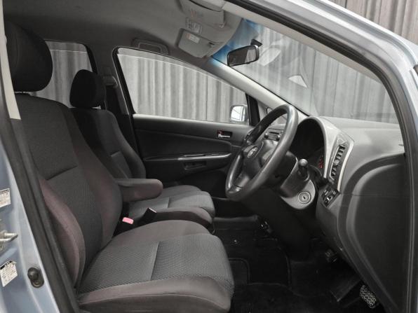 Toyota Wish I с пробегом 2003 года, цена 650 000 рублей, 240000 км, минивэн, Автокод Объявления