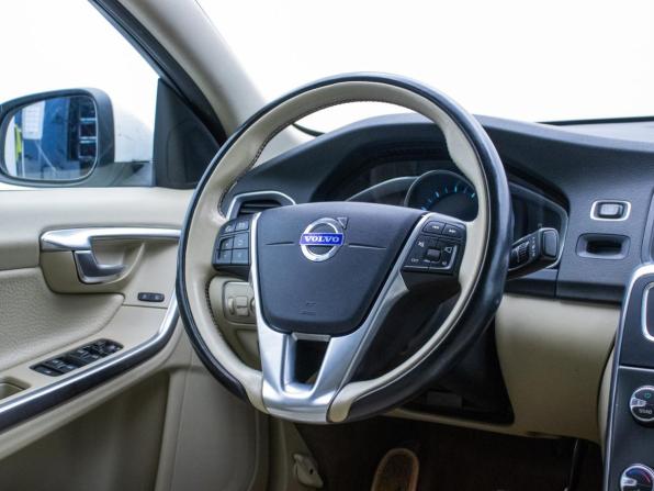 Volvo S60 II Рестайлинг с пробегом 2013 года, цена 1 470 000 рублей, 294207 км, седан, Автокод Объявления