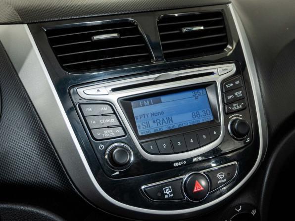 Hyundai Solaris I с пробегом 2011 года, цена 870 000 рублей, 98000 км, седан, Автокод Объявления