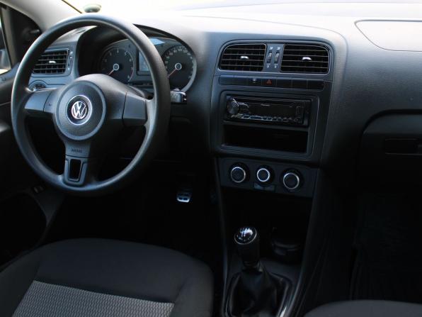 Volkswagen Polo V Рестайлинг с пробегом 2015 года, цена 889 000 рублей, 137530 км, седан, Автокод Объявления