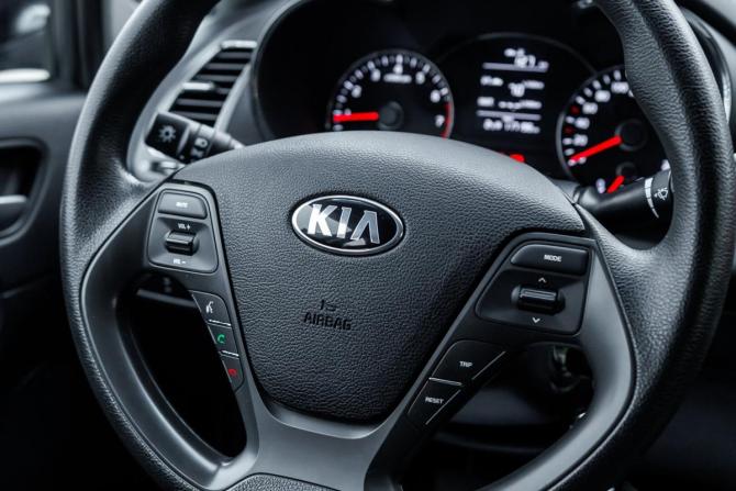 Kia Cerato III Рестайлинг (Classic) с пробегом 2017 года, цена 1 305 000 рублей, 117000 км, седан, Автокод Объявления