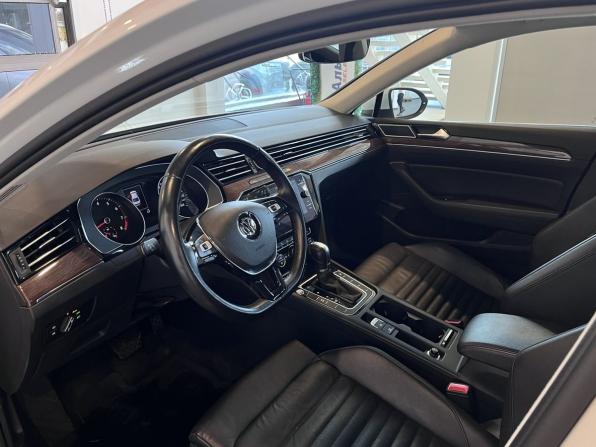 Volkswagen Passat B8 с пробегом 2018 года, цена 2 260 000 рублей, 110615 км, седан, Автокод Объявления
