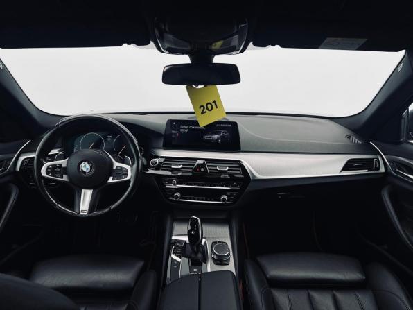 BMW 5 серии VII (G30/G31/G38) с пробегом 2018 года, цена 2 760 000 рублей, 229000 км, универсал, Автокод Объявления