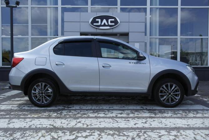Renault Logan II Рестайлинг с пробегом 2021 года, цена 1 249 000 рублей, 119000 км, седан, Автокод Объявления