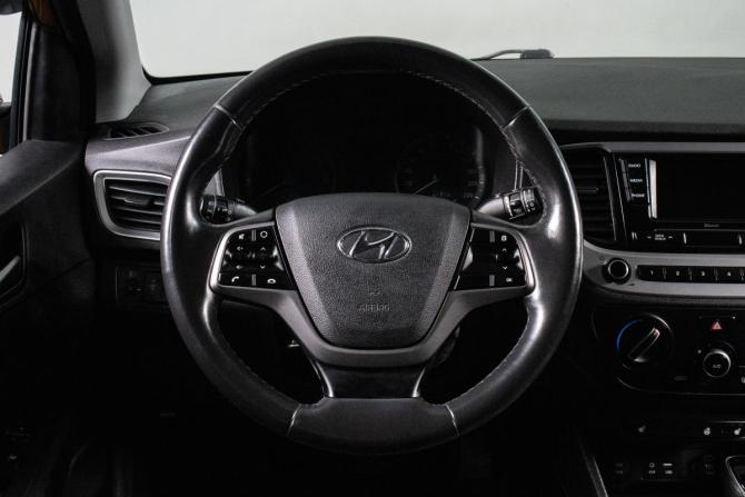 Hyundai Solaris II с пробегом 2017 года, цена 1 469 000 рублей, 82800 км, седан, Автокод Объявления