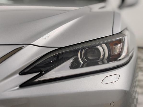 Lexus ES VII Рестайлинг с пробегом 2021 года, цена 4 555 000 рублей, 70321 км, седан, Автокод Объявления