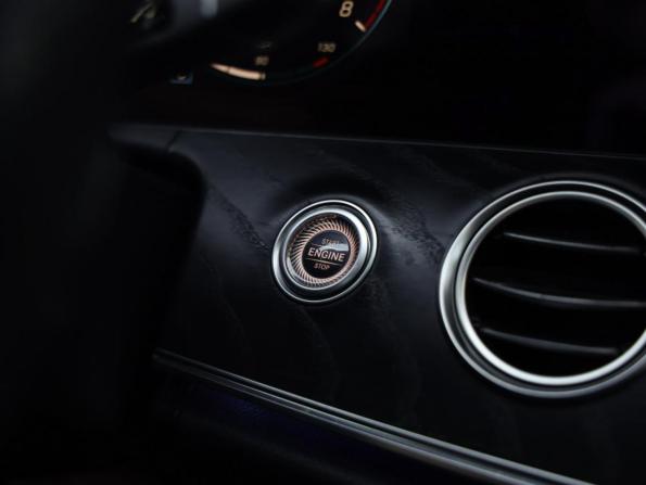 Mercedes-Benz E-Класс V (W213 S213 C238) Рестайлинг с пробегом 2021 года, цена 3 799 000 рублей, 117126 км, седан, Автокод Объявления