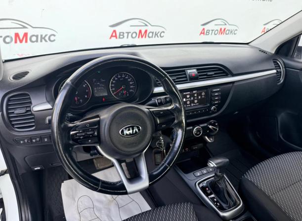 Kia Rio IV с пробегом 2018 года, цена 1 050 000 рублей, 131283 км, седан, Автокод Объявления