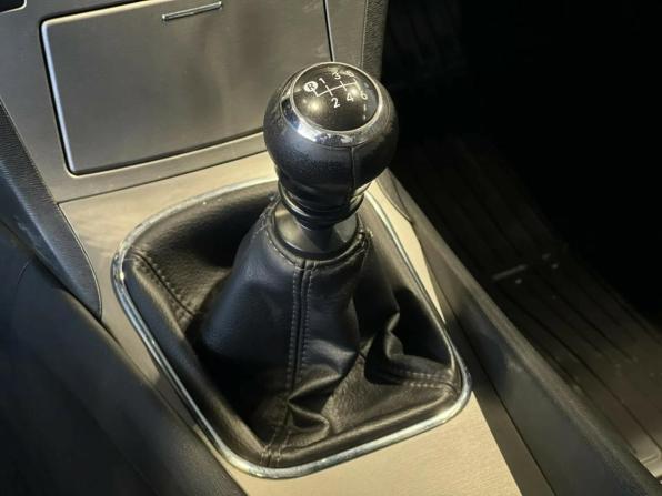 Toyota Avensis III с пробегом 2010 года, цена 995 000 рублей, 302480 км, седан, Автокод Объявления