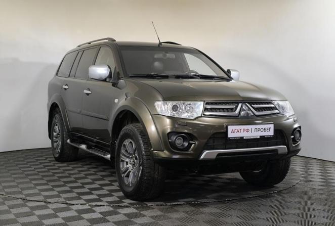 Mitsubishi Pajero Sport II Рестайлинг с пробегом 2015 года, цена 1 700 000 рублей, 212329 км, внедорожник, Автокод Объявления