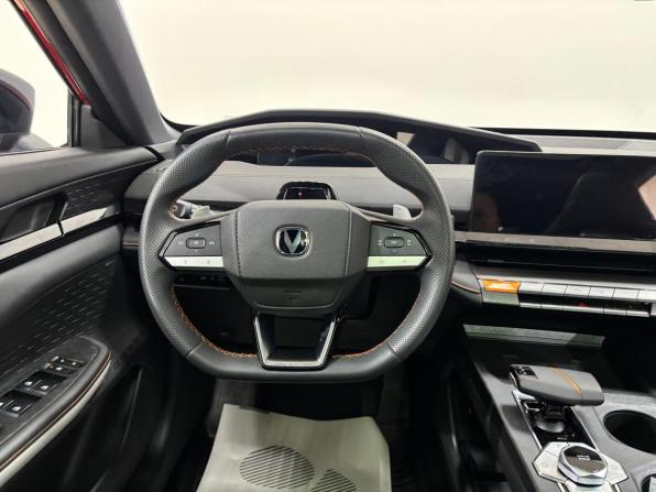Changan UNI-V I с пробегом 2023 года, цена 2 380 000 рублей, 20418 км, лифтбек, Автокод Объявления