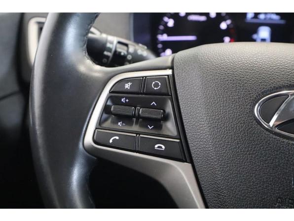 Hyundai Solaris II с пробегом 2017 года, цена 1 306 000 рублей, 99637 км, седан, Автокод Объявления