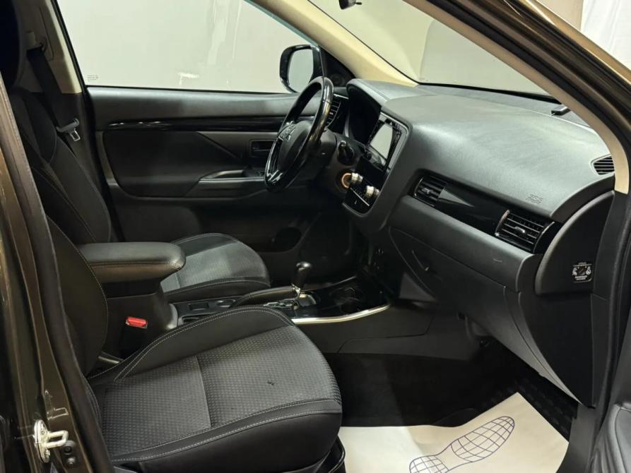 Mitsubishi Outlander III Рестайлинг 3 Красноярск  - изображение 9