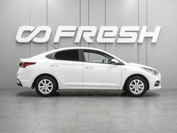 Hyundai Solaris II с пробегом 2017 года, цена 1 379 000 рублей, 105763 км, седан, Автокод Объявления