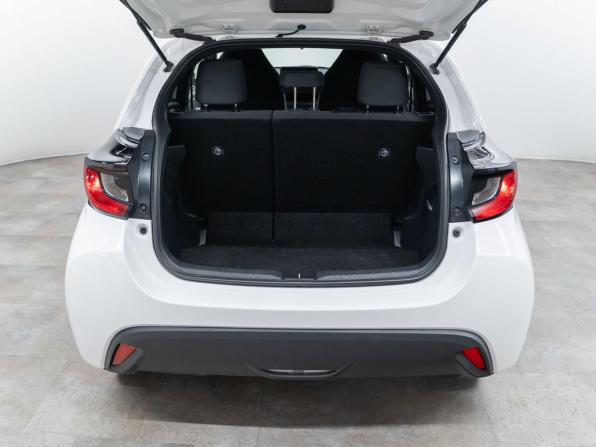 Toyota Yaris IV с пробегом 2020 года, цена 1 120 000 рублей, 108000 км, хэтчбек, Автокод Объявления