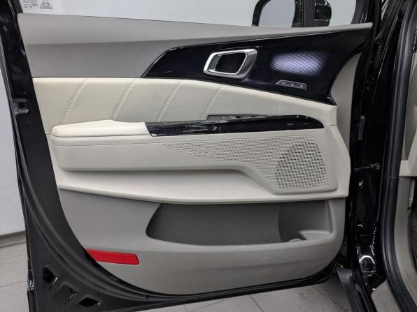 Kia Carnival IV с пробегом 2023 года, цена 4 850 000 рублей, 31601 км, минивэн, Автокод Объявления