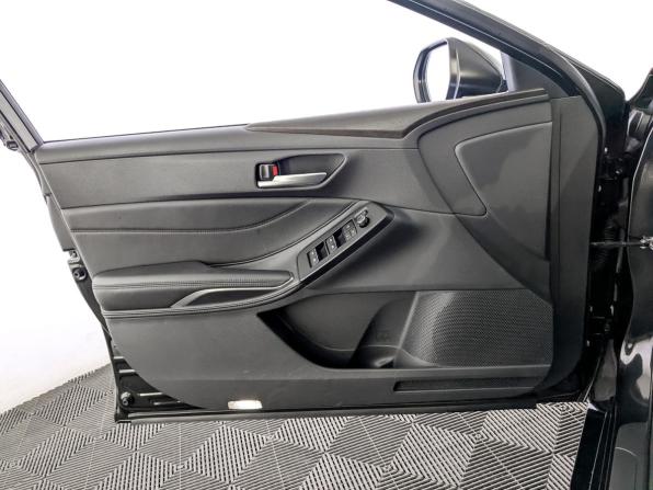 Toyota Avalon V с пробегом 2022 года, цена 3 500 000 рублей, 61953 км, седан, Автокод Объявления
