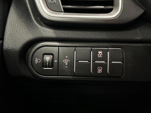 Kia Ceed III с пробегом 2020 года, цена 1 399 000 рублей, 195634 км, хэтчбек, Автокод Объявления