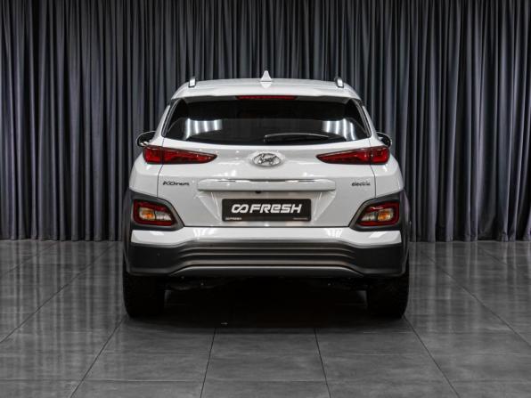 Hyundai Kona I с пробегом 2019 года, цена 1 879 000 рублей, 112725 км, внедорожник, Автокод Объявления
