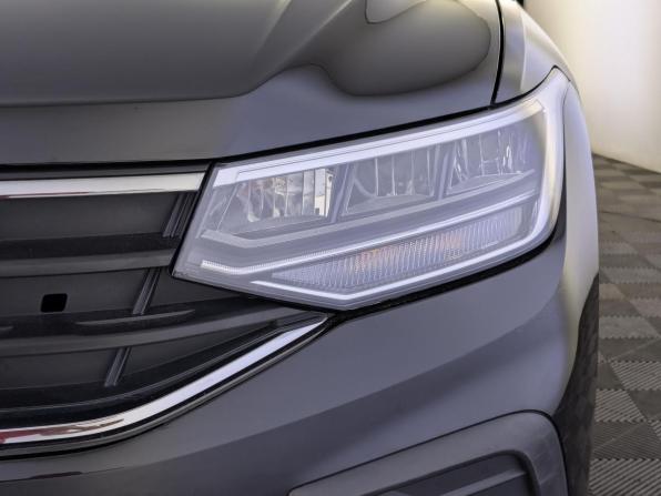 Volkswagen Tiguan II Рестайлинг с пробегом 2021 года, цена 3 260 000 рублей, 50963 км, внедорожник, Автокод Объявления