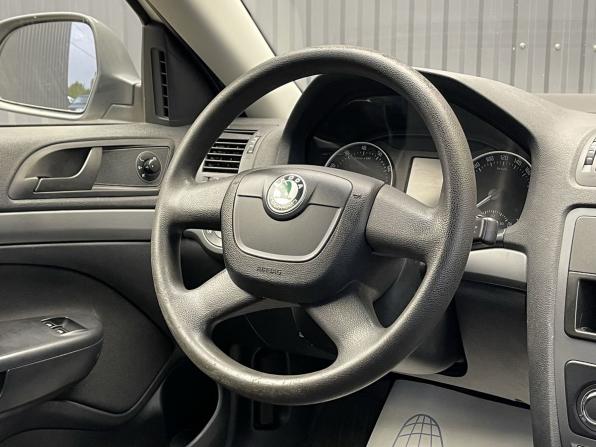 Skoda Octavia II (A5) Рестайлинг с пробегом 2011 года, цена 577 000 рублей, 232535 км, лифтбек, Автокод Объявления