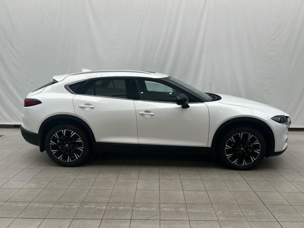 Mazda CX-4 I Рестайлинг с пробегом 2023 года, цена 2 884 000 рублей, 32151 км, внедорожник, Автокод Объявления