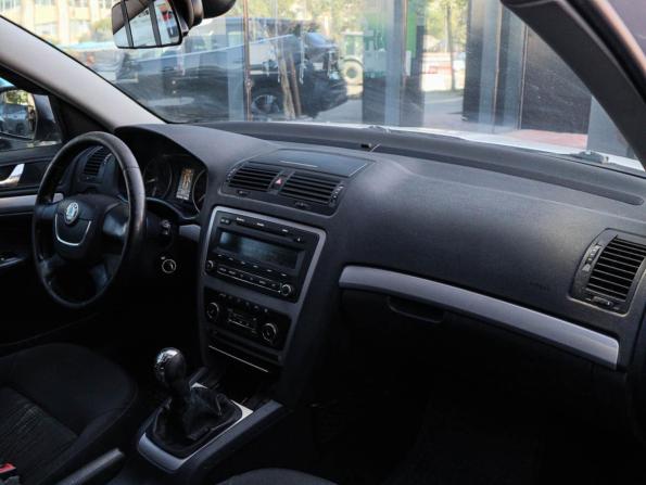 Skoda Octavia II (A5) Рестайлинг с пробегом 2009 года, цена 530 000 рублей, 236393 км, универсал, Автокод Объявления