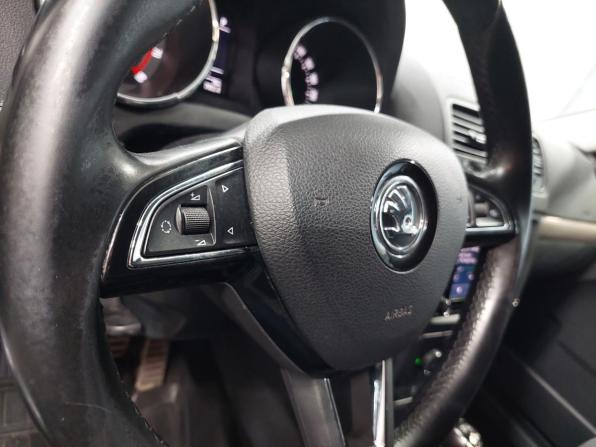 Skoda Yeti I Рестайлинг с пробегом 2015 года, цена 1 330 000 рублей, 196000 км, внедорожник, Автокод Объявления