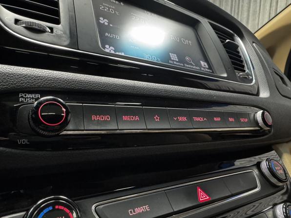 Kia Carnival III с пробегом 2018 года, цена 2 610 000 рублей, 132621 км, минивэн, Автокод Объявления