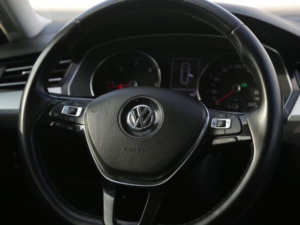 Volkswagen Passat B8 с пробегом 2017 года, цена 1 498 000 рублей, 205000 км, универсал, Автокод Объявления