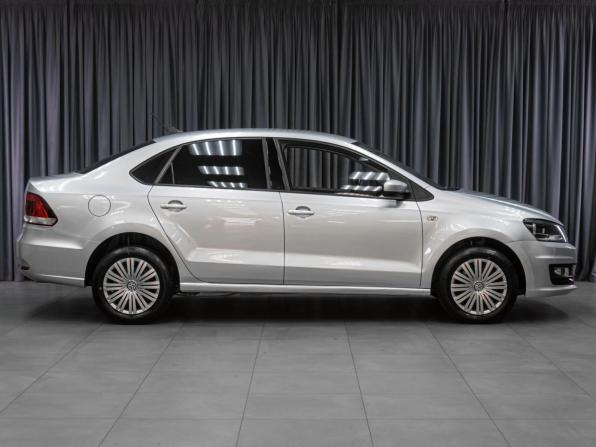 Volkswagen Polo V Рестайлинг с пробегом 2017 года, цена 999 000 рублей, 86408 км, седан, Автокод Объявления