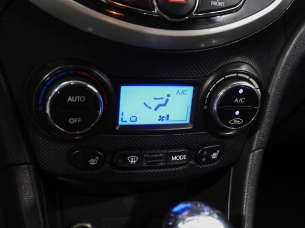 Hyundai Solaris I с пробегом 2012 года, цена 879 000 рублей, 147697 км, хэтчбек, Автокод Объявления