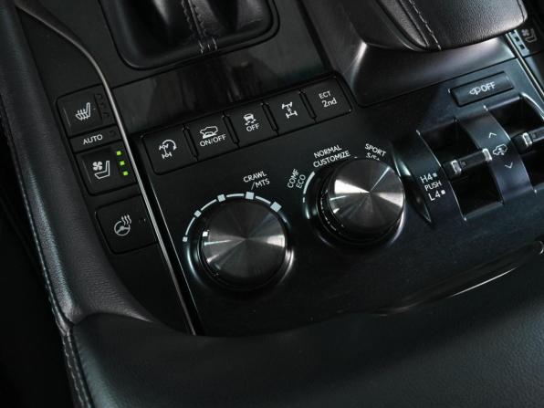 Lexus LX III Рестайлинг 2 с пробегом 2020 года, цена 6 970 000 рублей, 178792 км, внедорожник, Автокод Объявления