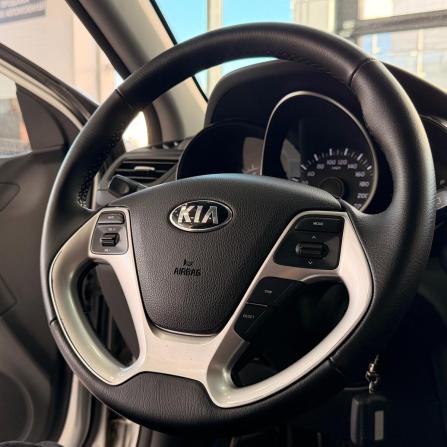 Kia Rio III Рестайлинг с пробегом 2015 года, цена 794 000 рублей, 137637 км, хэтчбек, Автокод Объявления