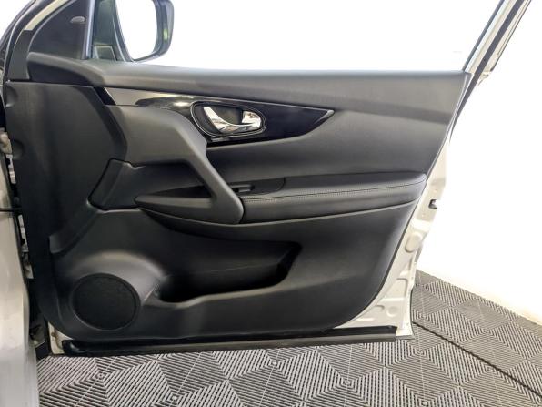 Nissan Qashqai II с пробегом 2018 года, цена 1 800 000 рублей, 82500 км, внедорожник, Автокод Объявления