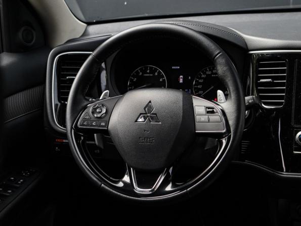 Mitsubishi Outlander III Рестайлинг 3 с пробегом 2021 года, цена 3 197 000 рублей, 29061 км, внедорожник, Автокод Объявления