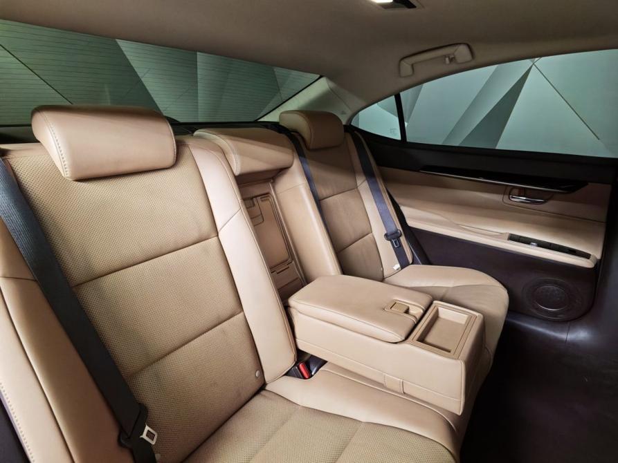 Lexus ES VI Рестайлинг Москва  - изображение 17