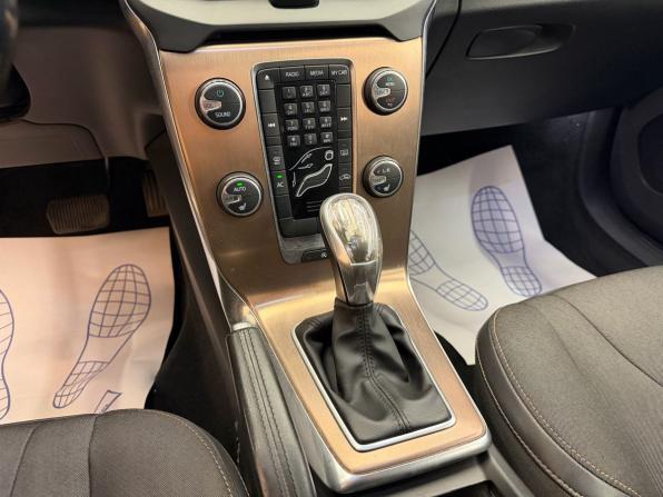 Volvo V40 Cross Country I с пробегом 2013 года, цена 1 138 000 рублей, 249000 км, хэтчбек, Автокод Объявления
