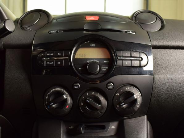 Mazda 2 II Рестайлинг (DE2) с пробегом 2011 года, цена 699 999 рублей, 163051 км, хэтчбек, Автокод Объявления