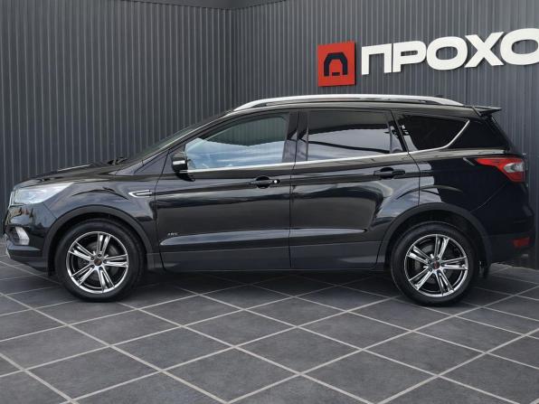 Ford Kuga II Рестайлинг с пробегом 2017 года, цена 1 677 000 рублей, 126535 км, внедорожник, Автокод Объявления