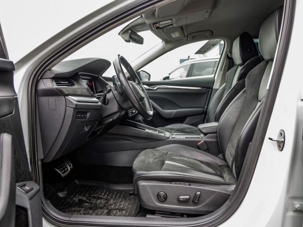Skoda Octavia IV (A8) с пробегом 2021 года, цена 2 528 000 рублей, 154275 км, лифтбек, Автокод Объявления
