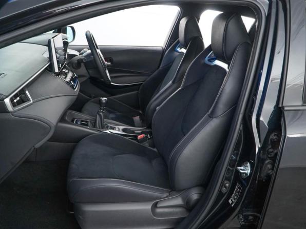 Toyota Corolla XII (E210) с пробегом 2022 года, цена 2 350 000 рублей, 20628 км, хэтчбек, Автокод Объявления