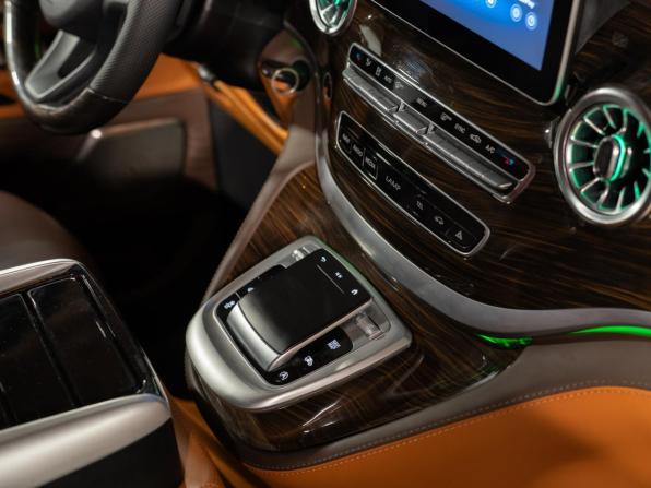 Mercedes-Benz Vito III (W447) Рестайлинг 2 с пробегом 2024 года, цена 7 250 000 рублей, 32192 км, минивэн, Автокод Объявления