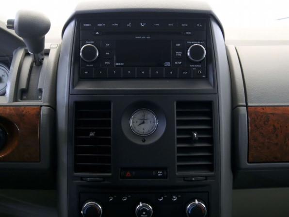 Chrysler Town &amp; Country V с пробегом 2008 года, цена 825 000 рублей, 260000 км, минивэн, Автокод Объявления