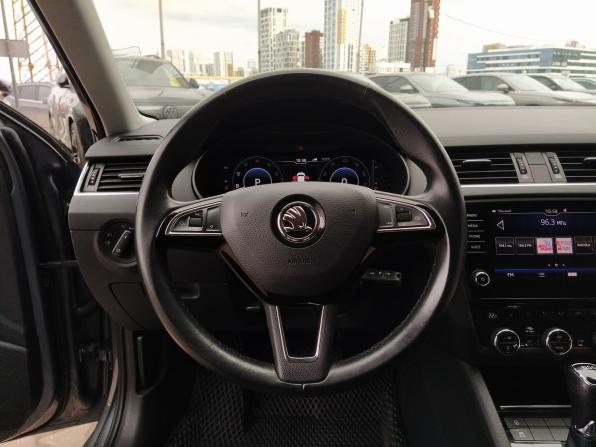 Skoda Octavia III (A7) Рестайлинг с пробегом 2019 года, цена 2 024 000 рублей, 135000 км, лифтбек, Автокод Объявления